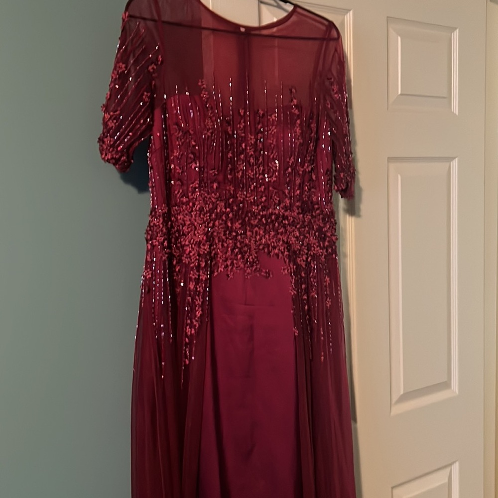Long beautiful designer gown in a gorgeous dark wine color. - Picture 2 of 8